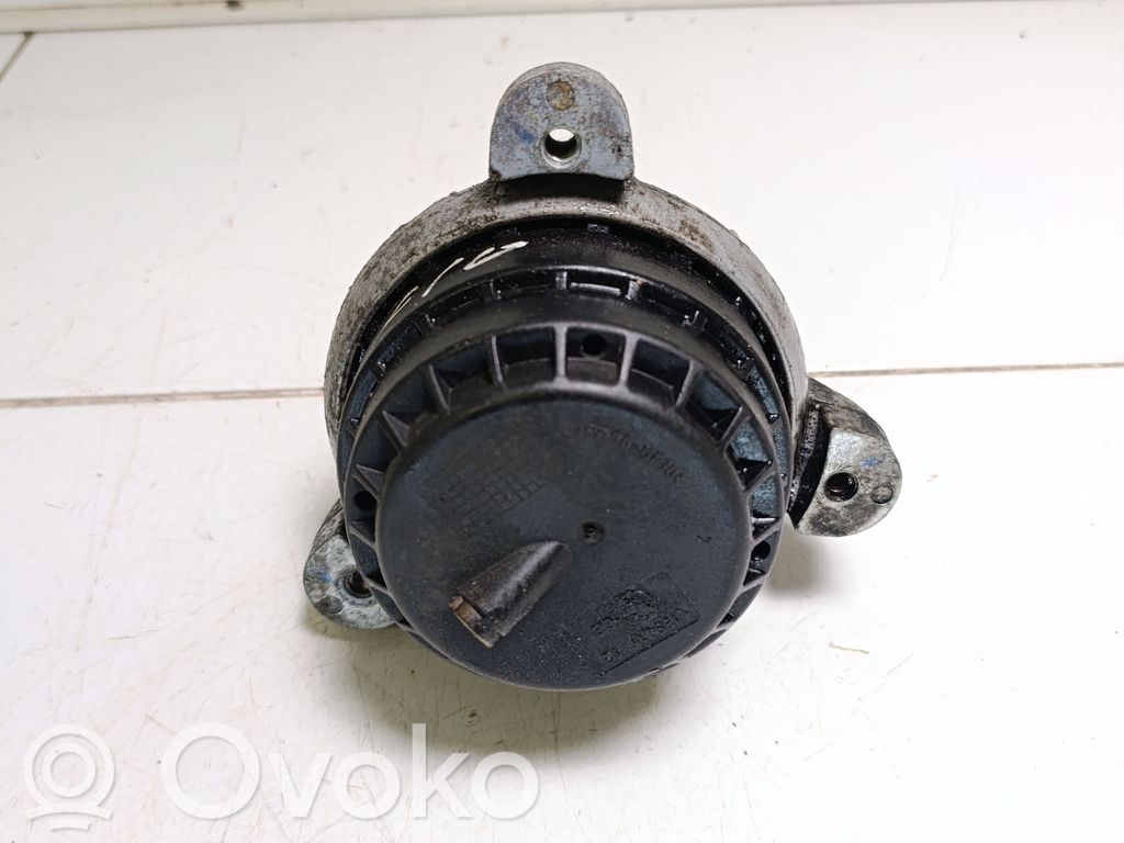BMW 5 F10 F11 Engine mount bracket 