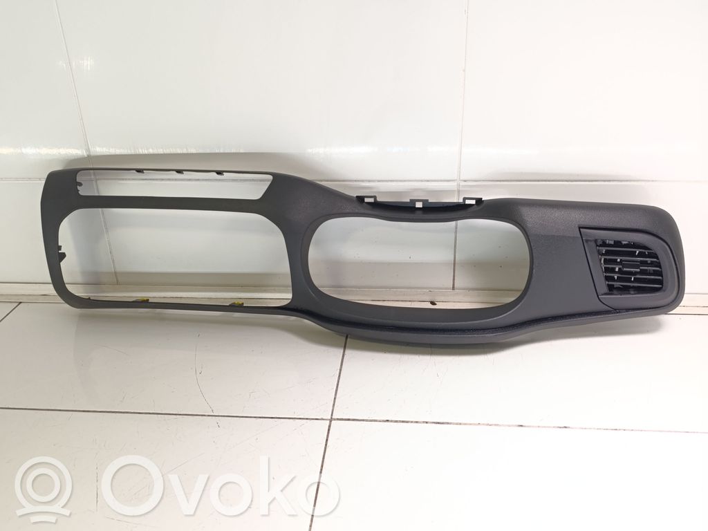 Peugeot Expert Kita panelės detalė 