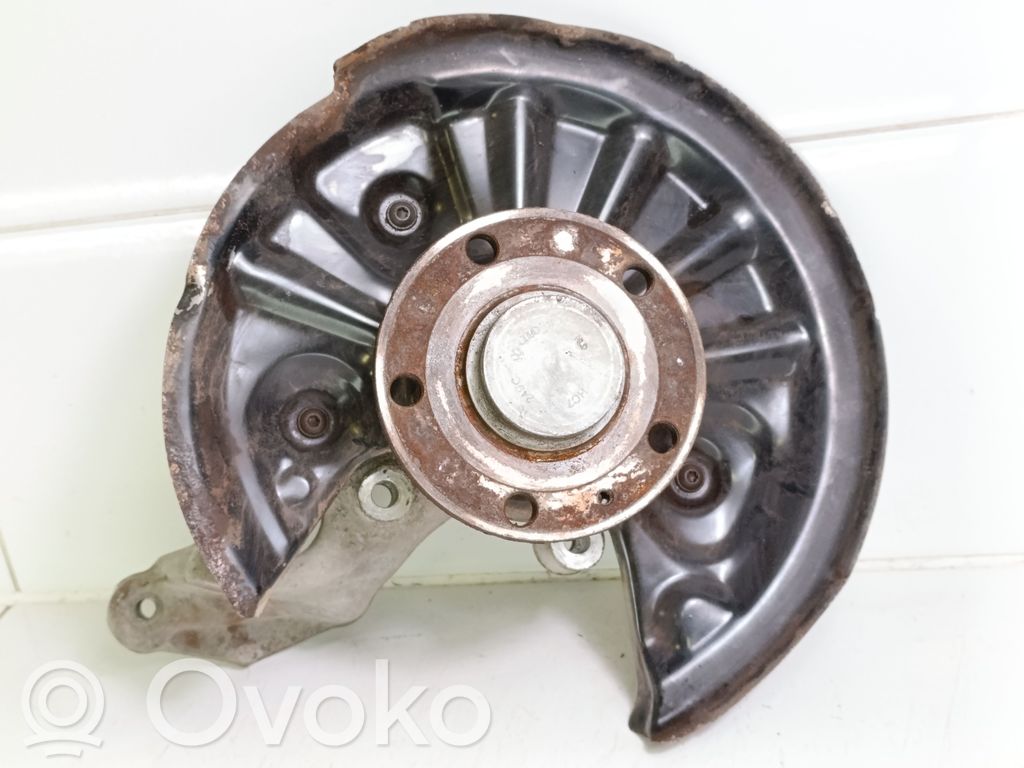Volkswagen PASSAT B8 Zwrotnica koła tylnego 
