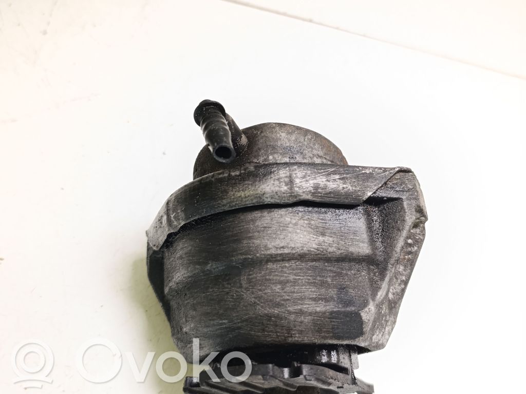 Soporte de montaje del motor   676987402,15934612