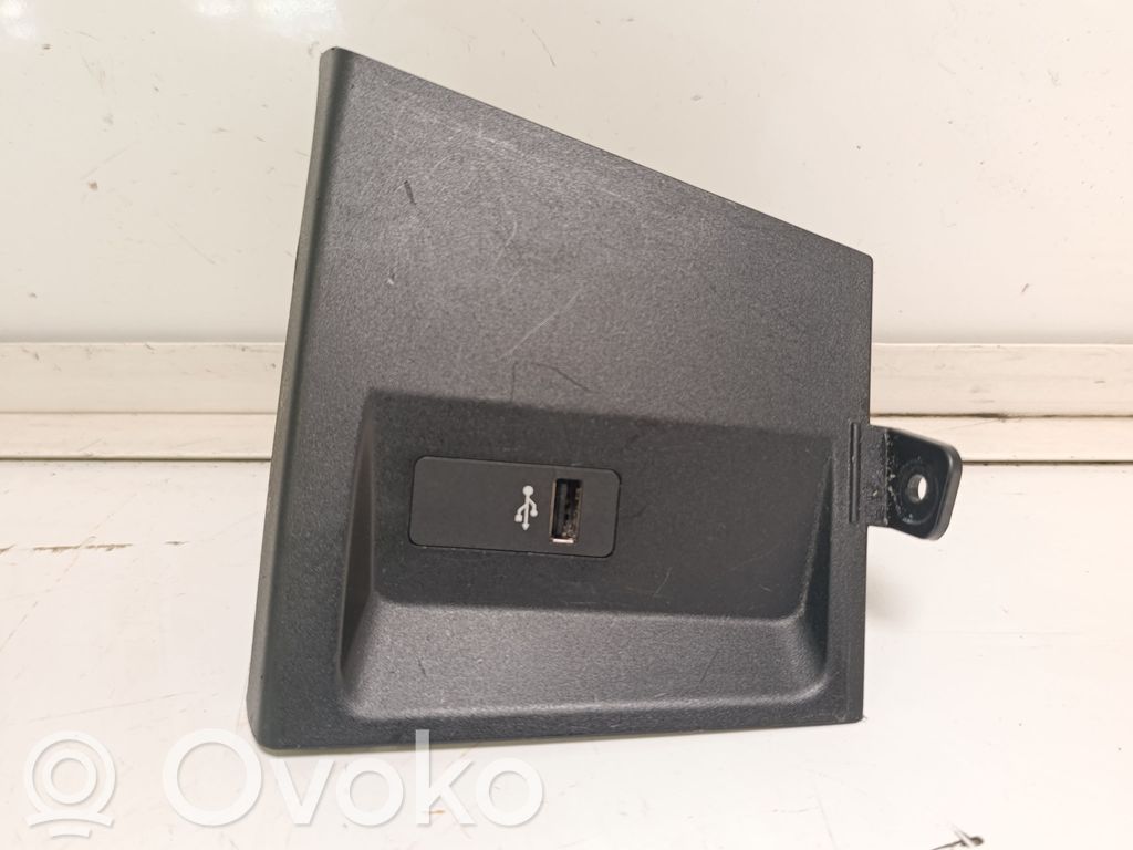 BMW X1 F48 F49 Gniazdo / Złącze USB 
