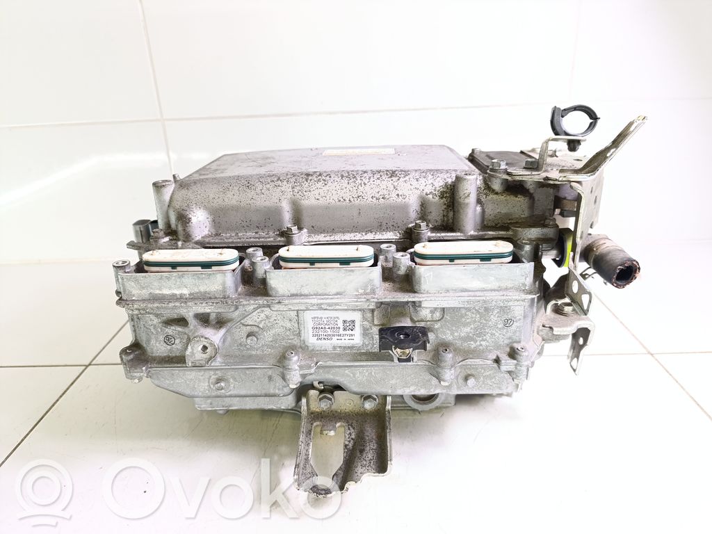 Toyota RAV 4 (XA40) Inversor/convertidor de voltaje 