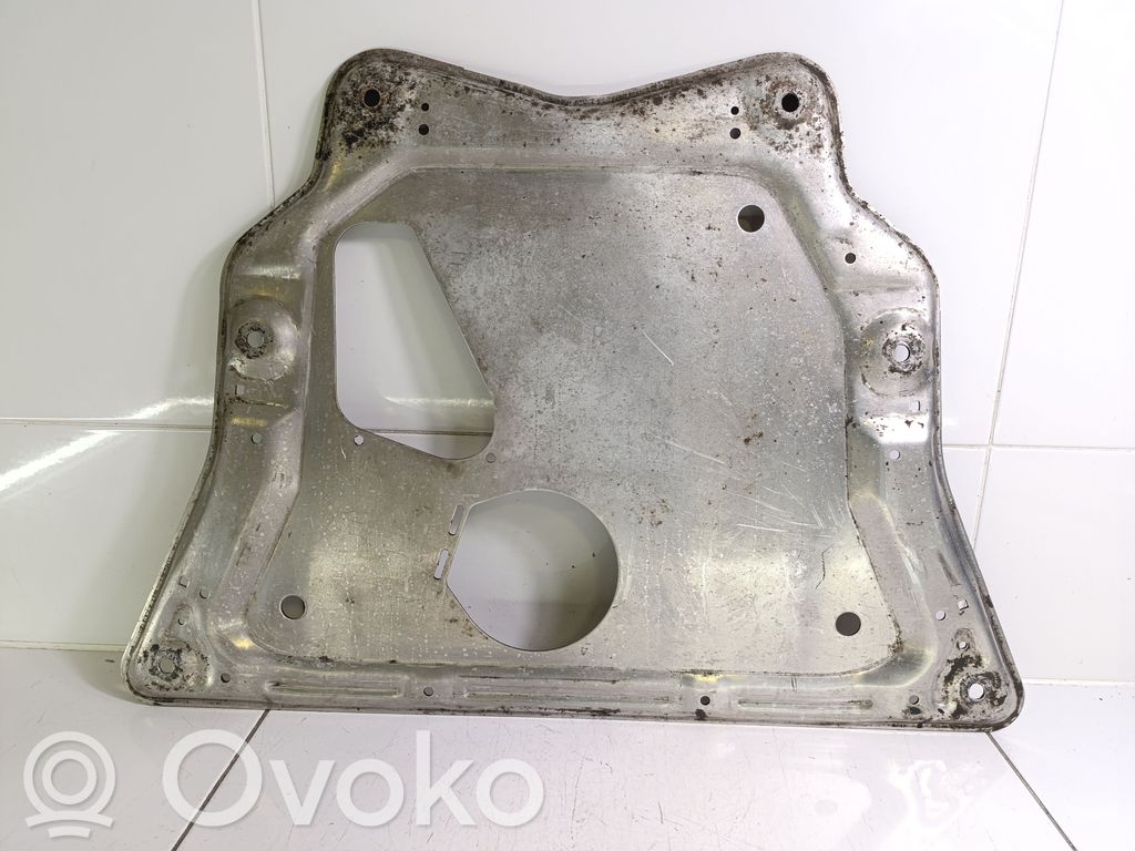 Engine splash shield/under tray   6786568