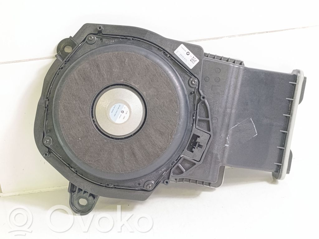 BMW X1 U11 Subwoofer 