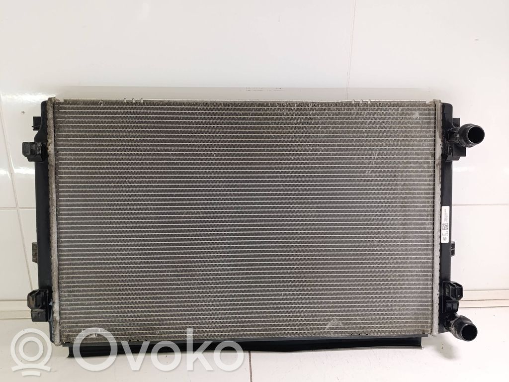 Volkswagen Golf VII Coolant radiator 