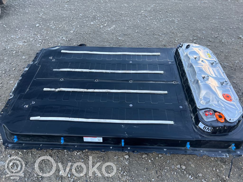 Tesla Model Y Hybridiauto / sähköauton akku 