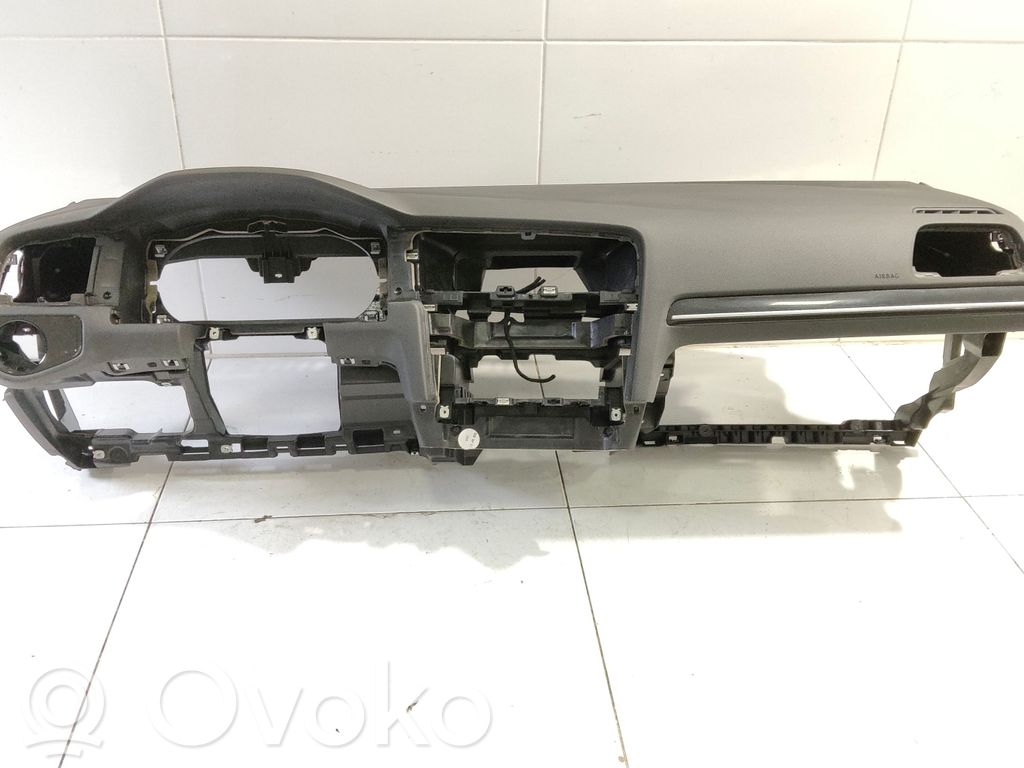 Volkswagen Golf VII Deska rozdzielcza 