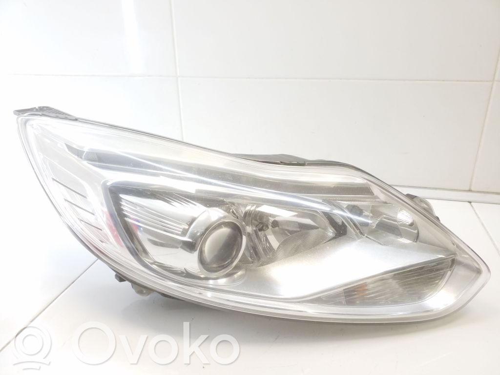 Ford Focus Lampa przednia 
