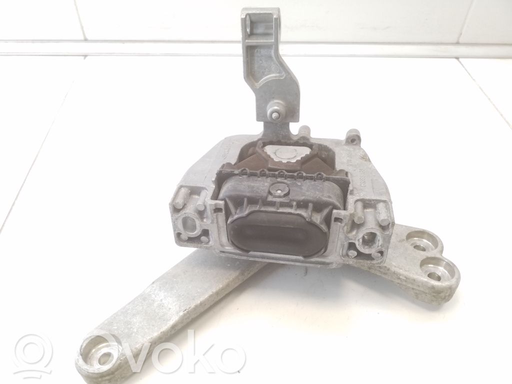 Volkswagen PASSAT B8 Supporto di montaggio del motore 