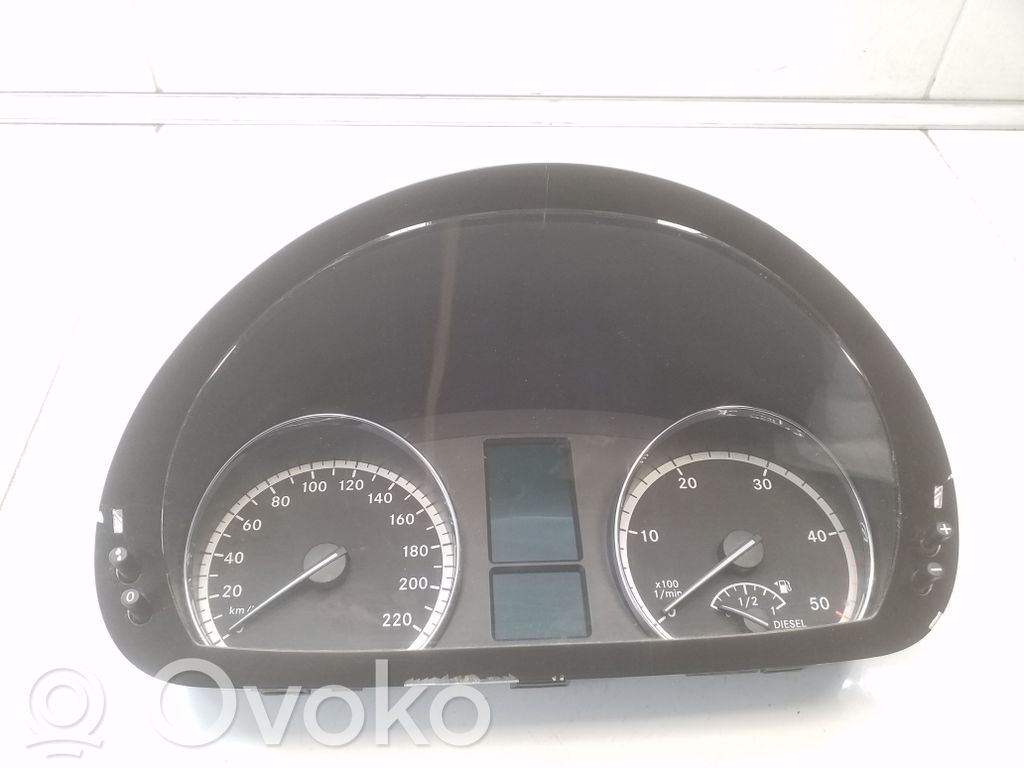 Mercedes-Benz Vito Viano W639 Licznik / Prędkościomierz
