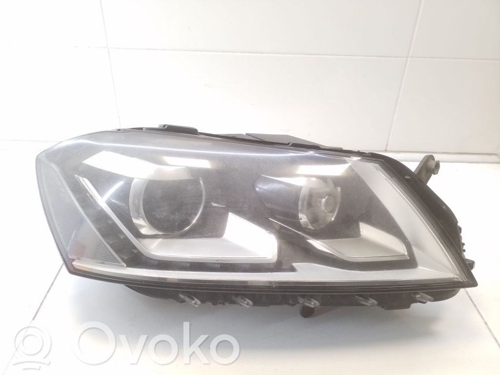 Volkswagen PASSAT B7 Faro/fanale 
