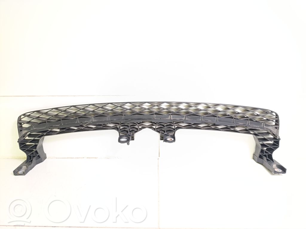 Soporte del parachoques delantero   3AA807571