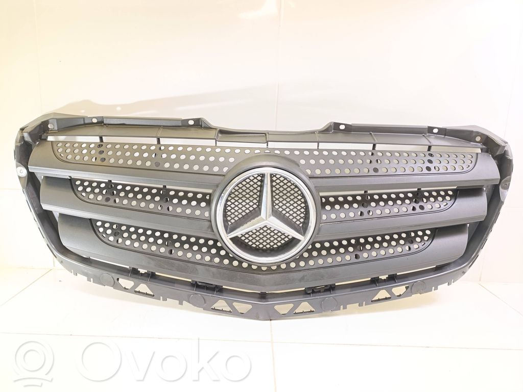 Mercedes-Benz Sprinter W906 Rejilla delantera