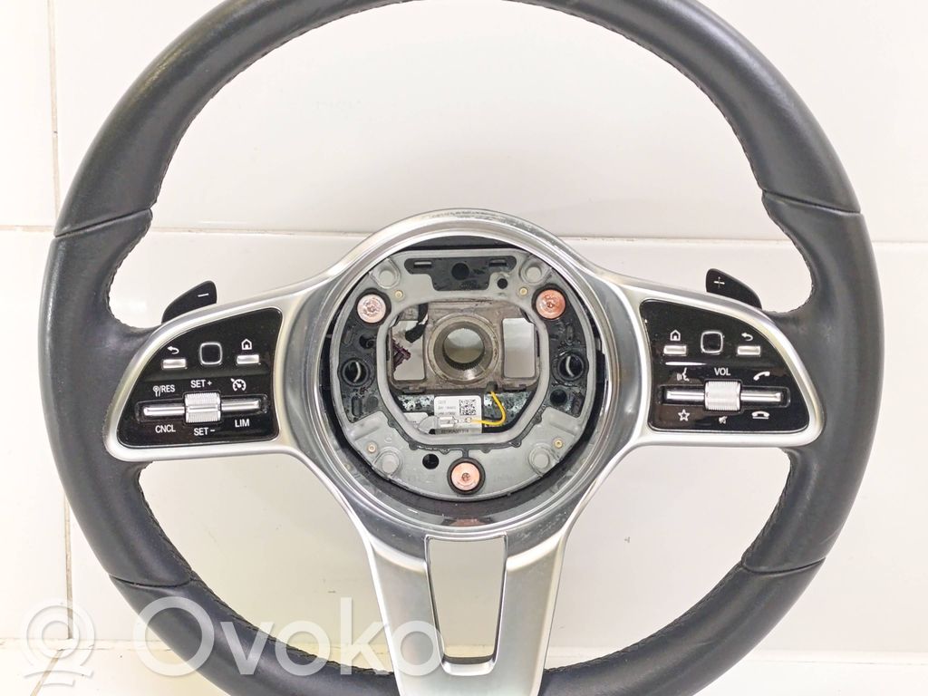Mercedes-Benz EQA Volant