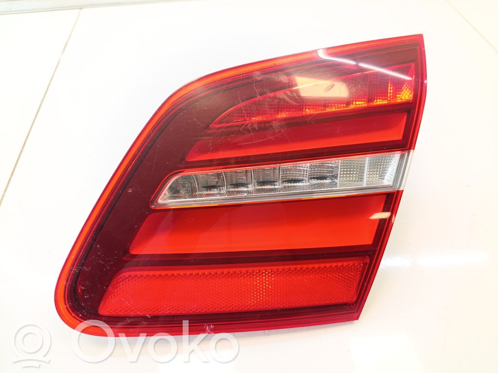 Mercedes-Benz B W246 W242 Galinis žibintas dangtyje 