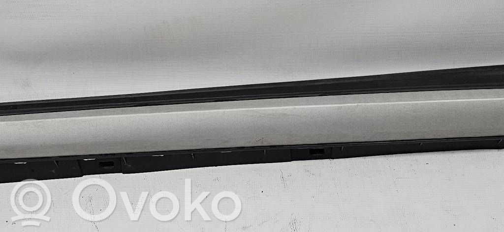 Ford Focus Etukynnys (korin osa) 