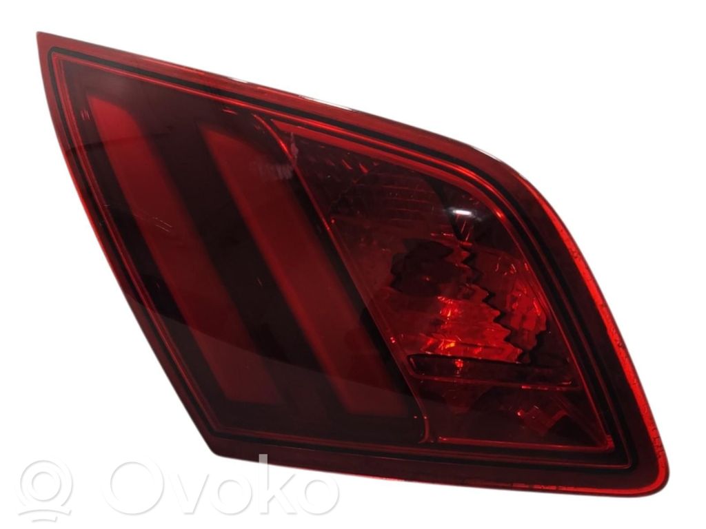 Peugeot 308 Aizmugurējais lukturis pārsegā 