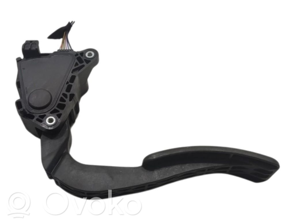 Renault Express Accelerator throttle pedal 