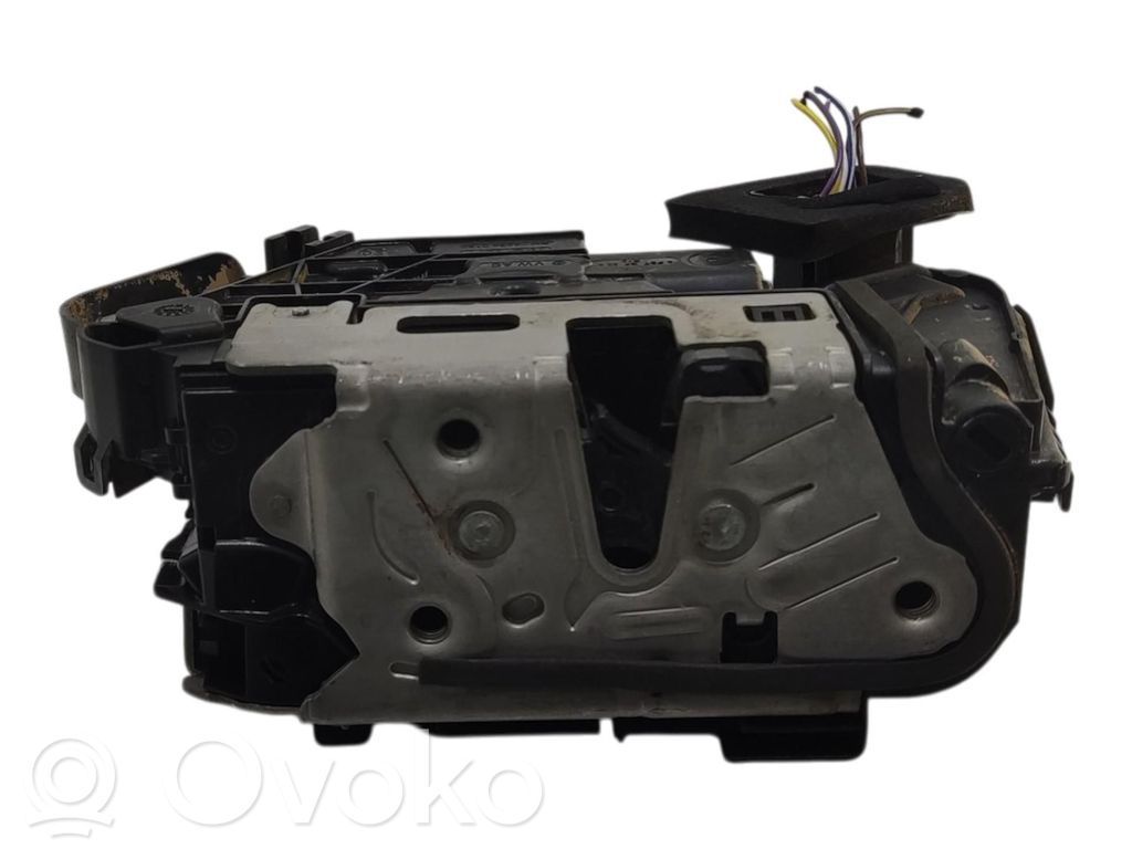 Volkswagen Polo VI Cerradura de puerta delantera 