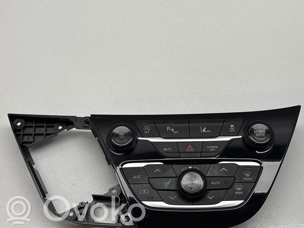 Chrysler Pacifica Climate control unit 