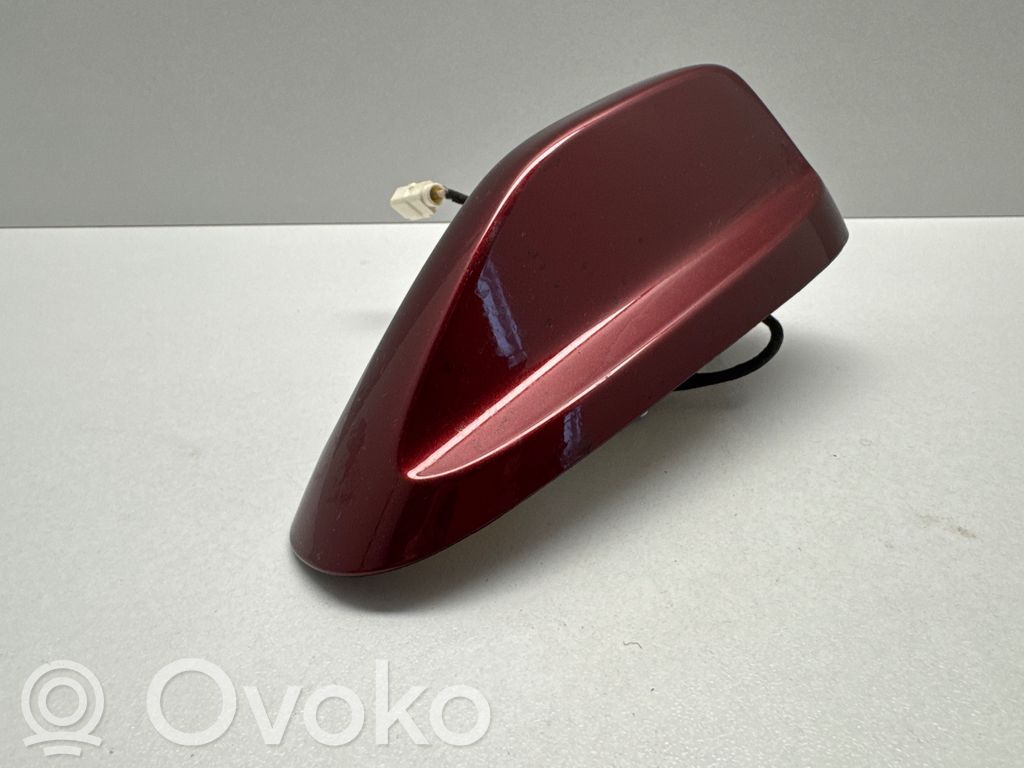 GPS-pystyantenni   1YG06NRVAF,HR536991,5480790