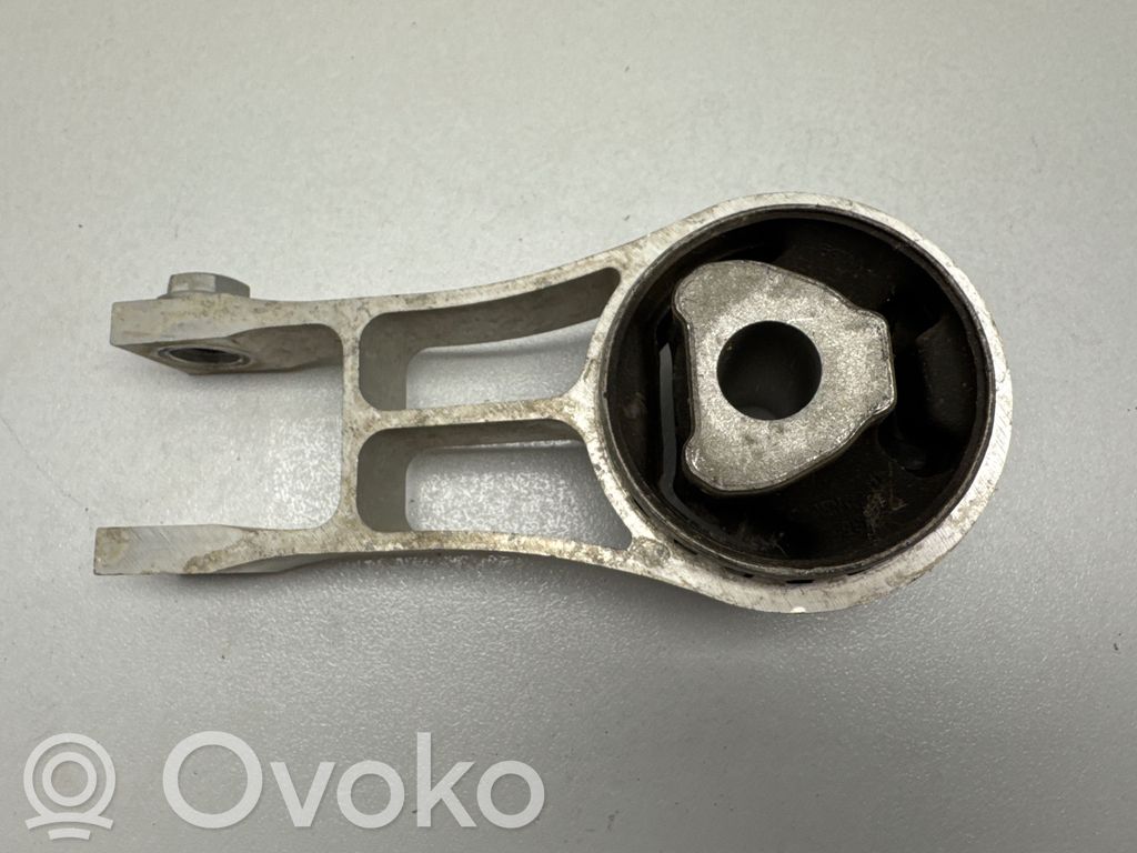 Chrysler Pacifica Engine mount bracket 