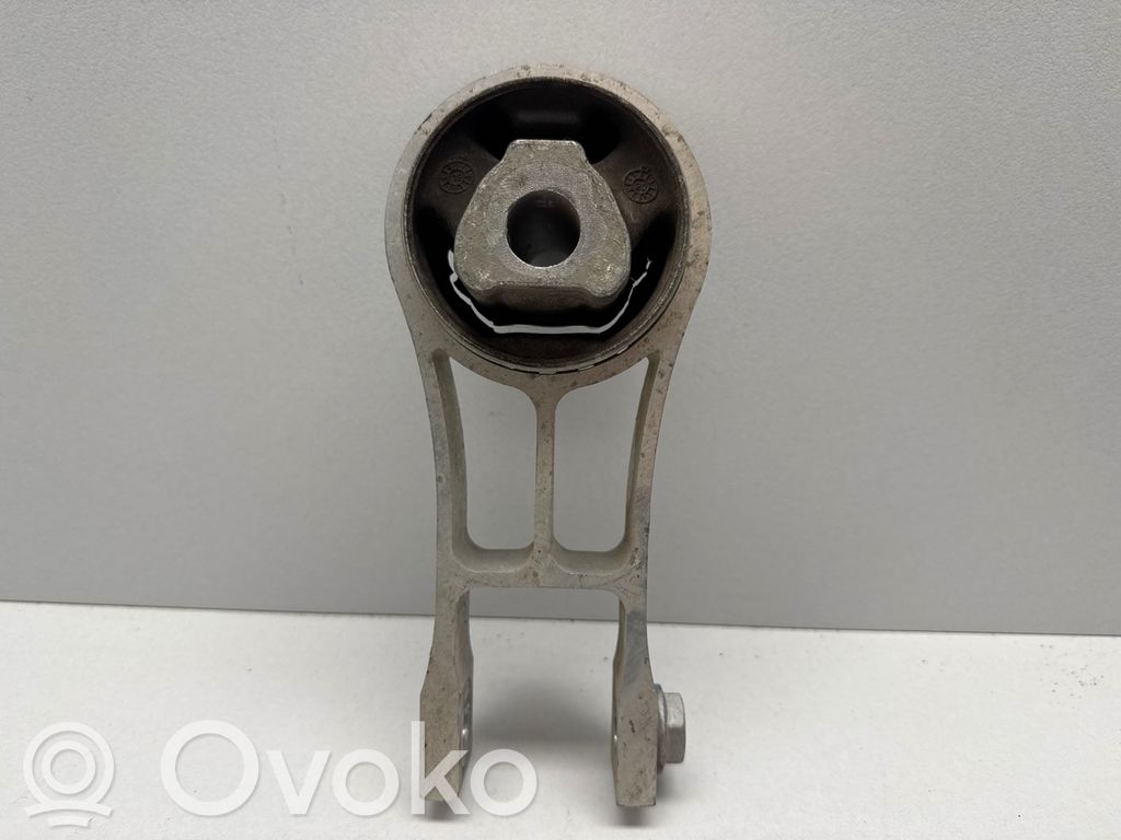 Chrysler Pacifica Engine mount bracket 