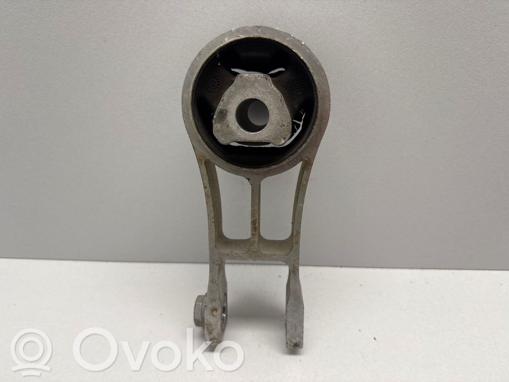 Chrysler Pacifica Engine mount bracket 