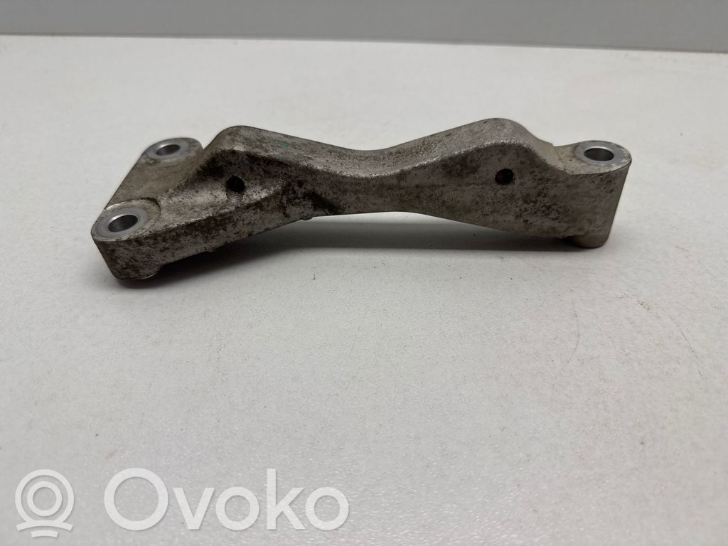 Driveshaft support bearing bracket   52123981AA