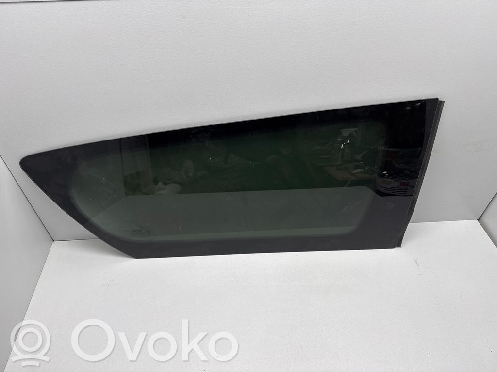 Chrysler Pacifica Rear side window 