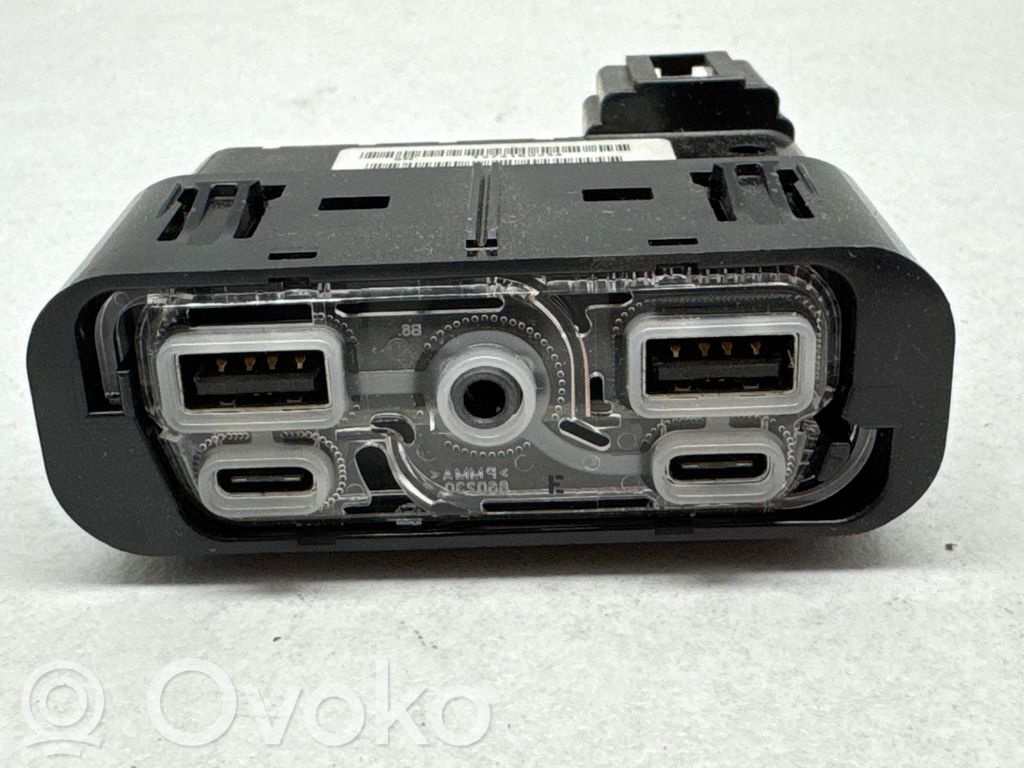 USB savienotājs   P68507368AB,T2731E0234,53466960