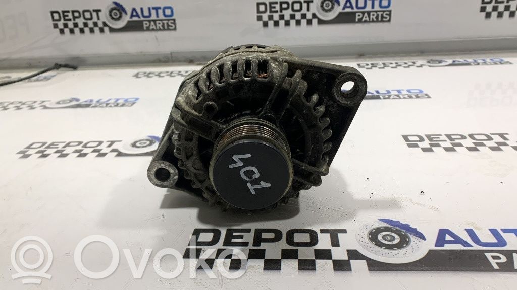 Opel Zafira B Generator/alternator 