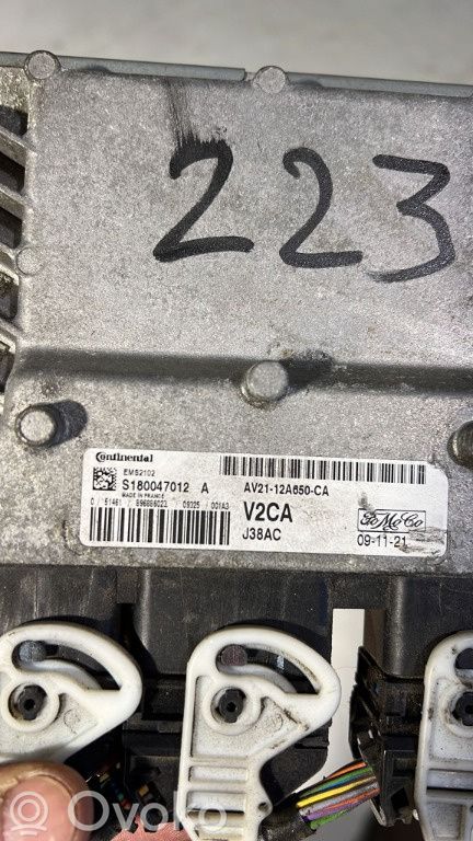 Engine control unit/module ECU   AV2112A650CA,SNJB
