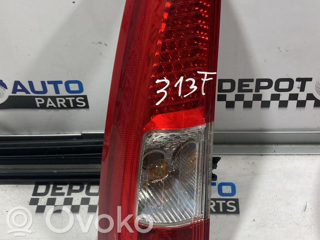 Volvo V70 Galinis žibintas dangtyje 