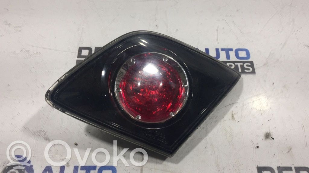 Mazda 3 I Aizmugurējais lukturis pārsegā 