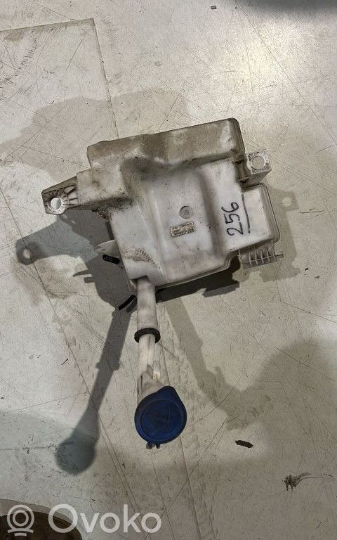 Ford Focus Windshield washer fluid reservoir/tank 