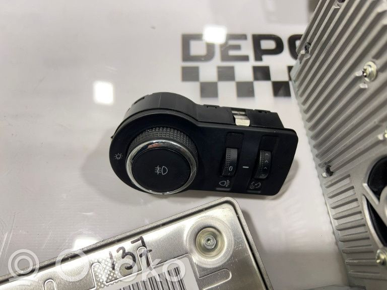 Opel Astra J Lukturu slēdzis 