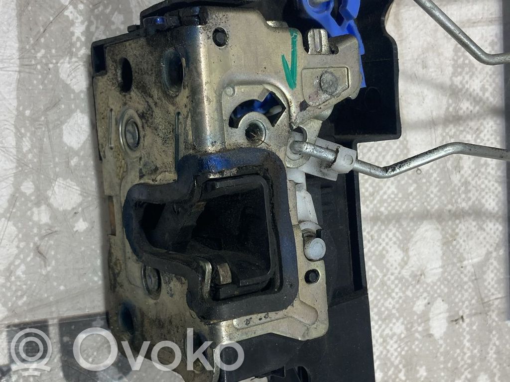 Dacia Duster Rear door lock 