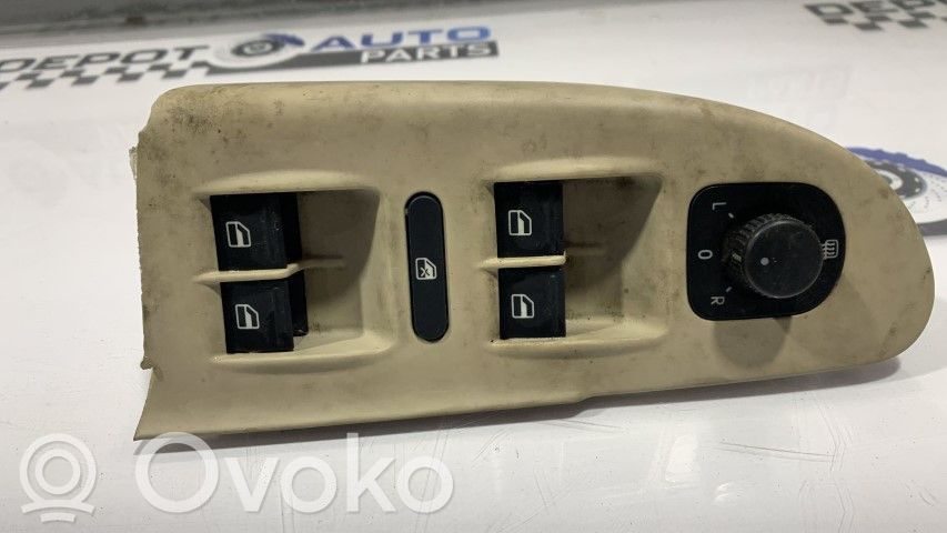 Volkswagen PASSAT B6 Elektrinių langų jungtukas 