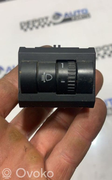 Skoda Octavia Mk2 (1Z) Headlight level height control switch 