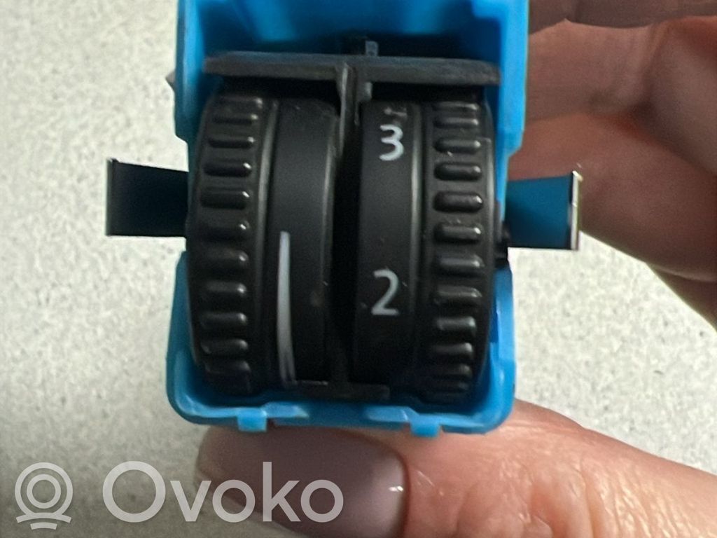 Volkswagen Tiguan Interruptor de control de altura del faro delantero 
