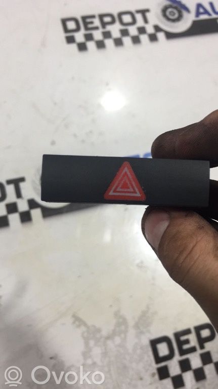 Audi A6 Allroad C6 Hazard warning light relay 