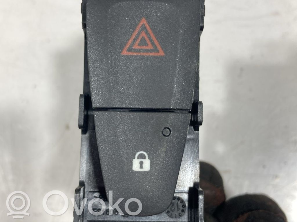 Renault Scenic III -  Grand scenic III Hazard warning light relay 