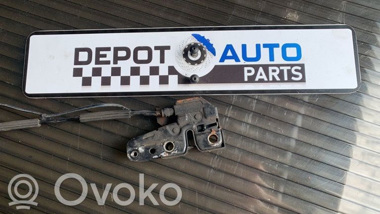 Volkswagen Polo IV 9N3 Engine bonnet/hood lock/catch 