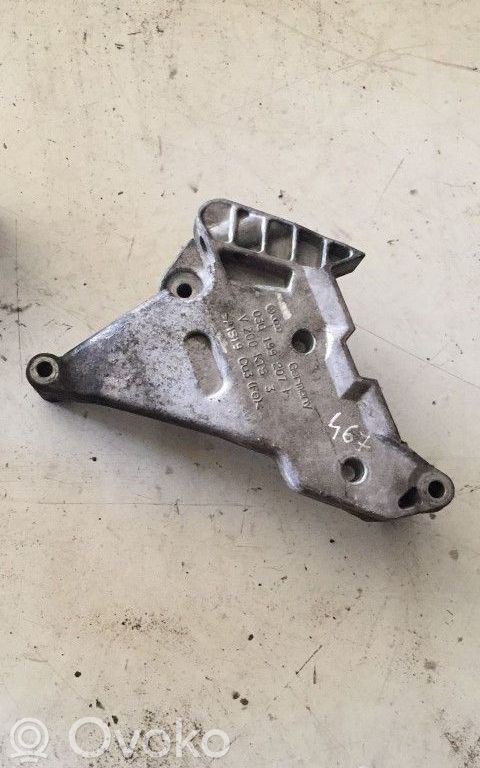 Volkswagen Golf V Engine mounting bracket 