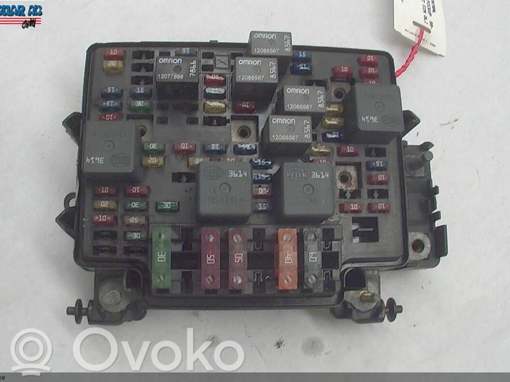 Chevrolet Silverado Fuse module 