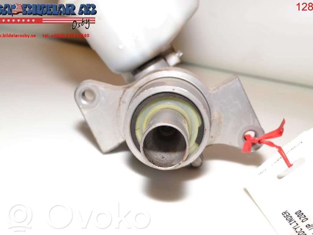 Master brake cylinder   54101233
