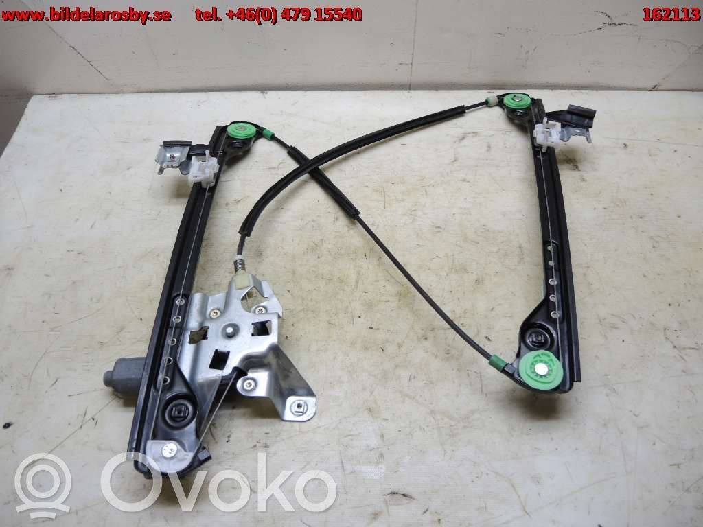 Chrysler Pacifica Front door window regulator with motor 