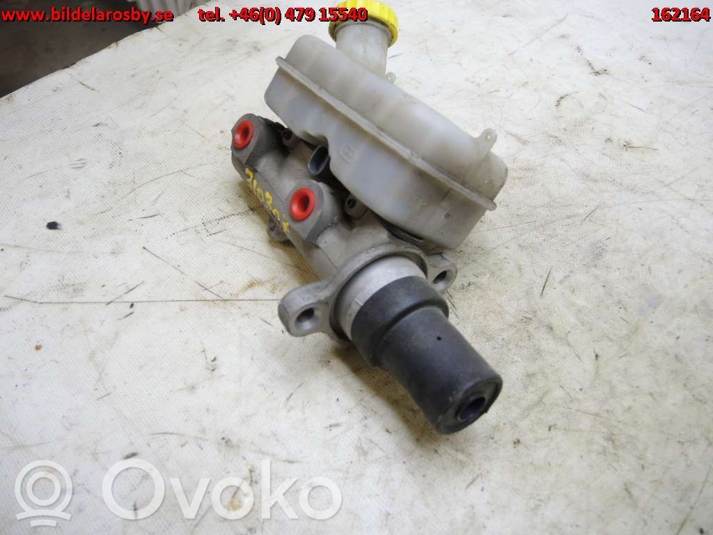 Master brake cylinder   54101223