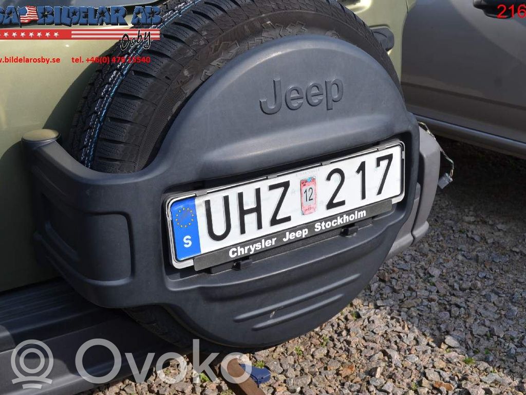 Spare wheel mounting bracket